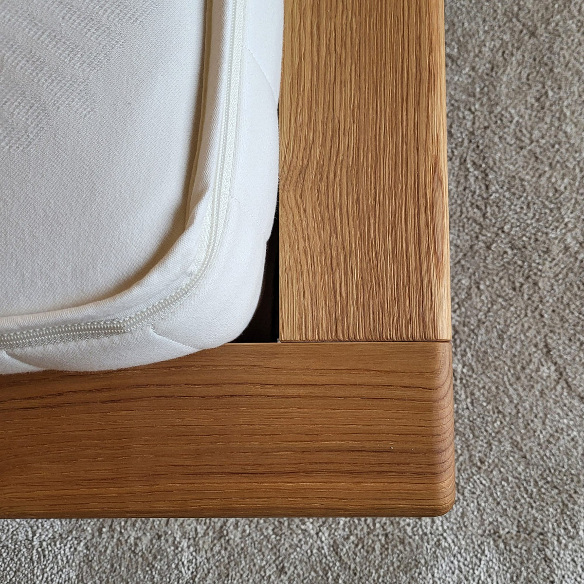 Holzmanufaktur MATIS XL Wildeiche massiv, 140 x 200 cm MATIS XL Massivholzbett Wildeiche 140 x 200 cm