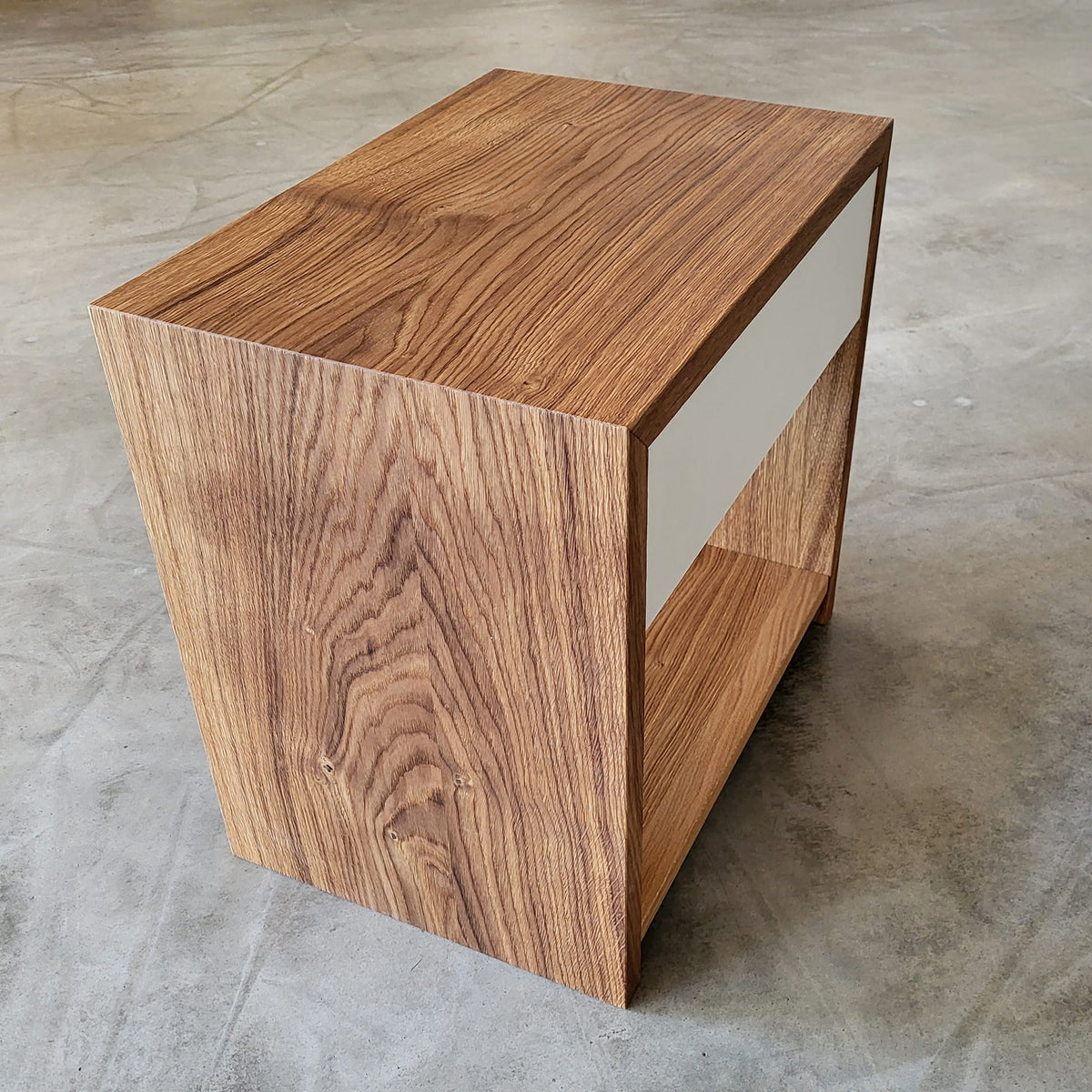 Holzmanufaktur Beistelltisch FLEX XL mit Schubkasten und Holzboden Wildeiche (Ausstellungsstück) Beistelltisch FLEX XL mit Schubkasten und Holzboden Wildeiche