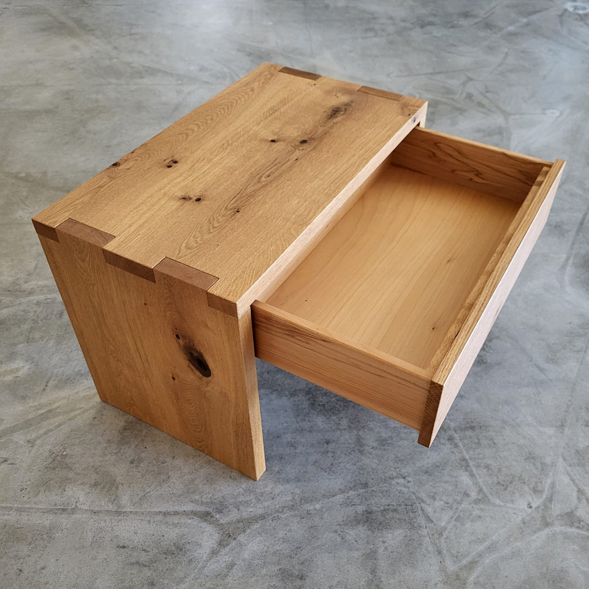 Holzmanufaktur Beistelltisch NAP XL mit 1 Schubkasten Wildeiche Beistelltisch NAP XL mit 1 Schubkasten Wildeiche