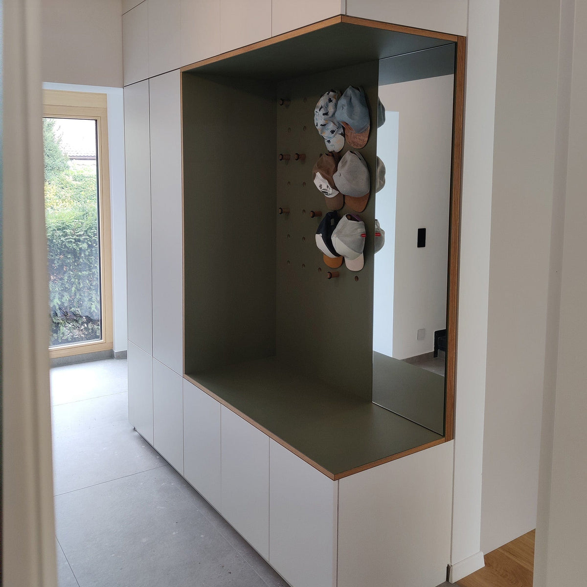 Garderobe mit Sitzbank vom Schreiner
