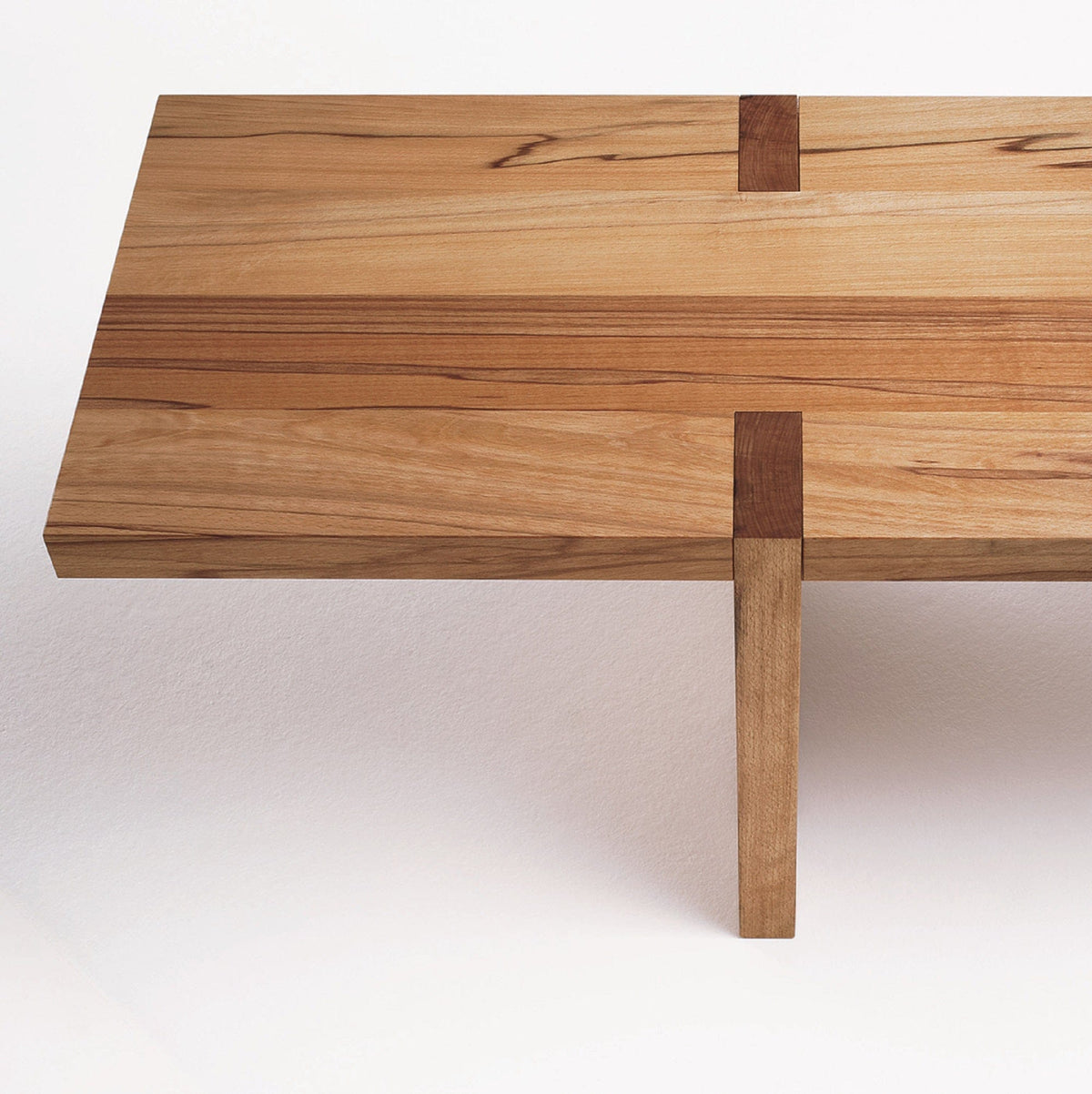 Massive Holzbank ZEN/10 mit Designanspruch