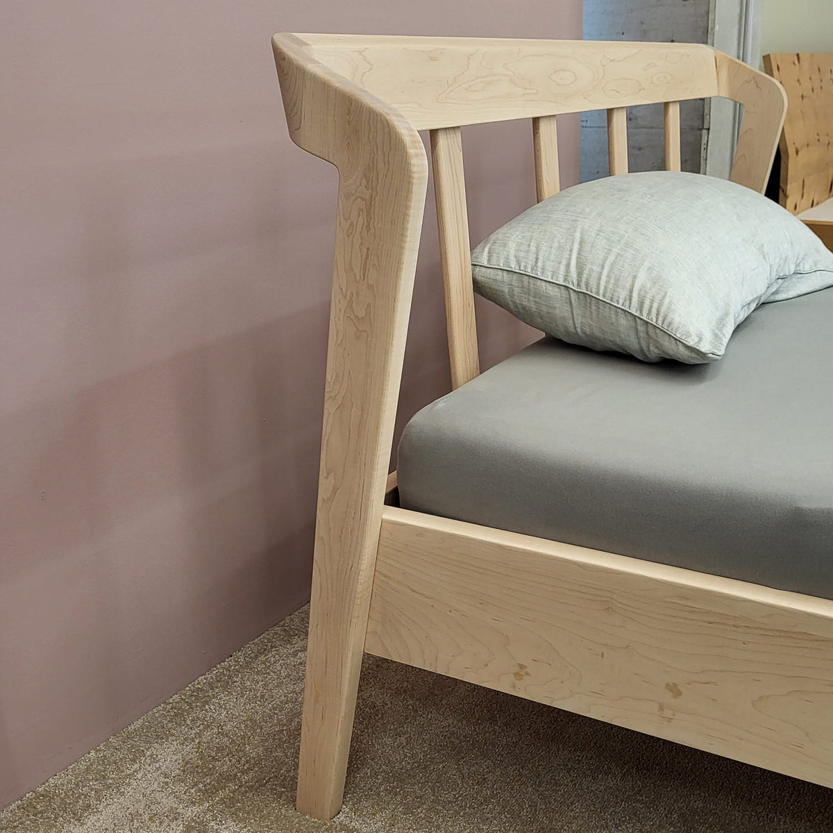 Holzmanufaktur AINO Massivholzbett Ahorn 140x200 cm, Prototyp ohne Kissen Prototyp Massivholzbett AINO ohne Kissen 140x200 Ahorn