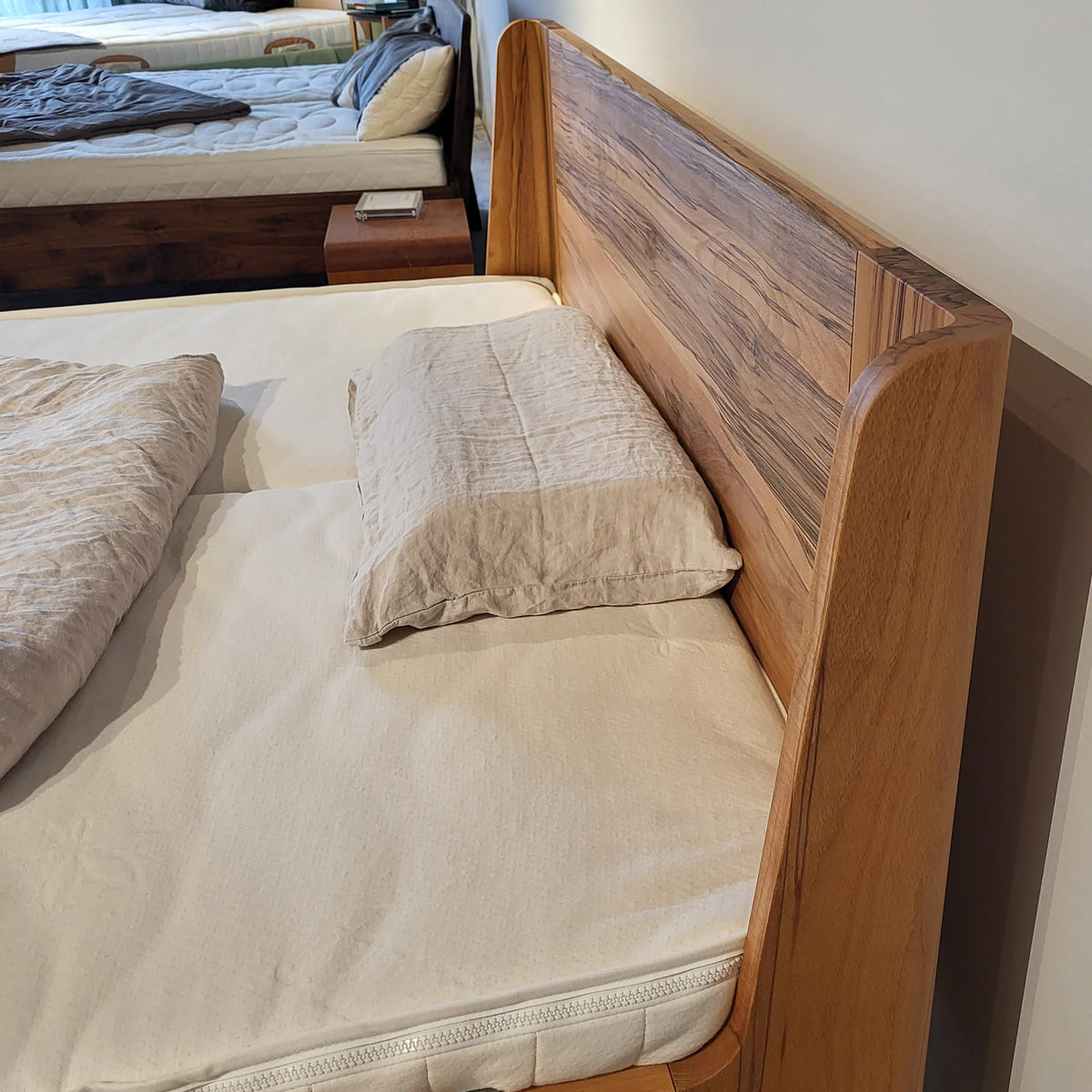 Holzmanufaktur GIRO Bett Kernbuche 180 x 200 cm GIRO Bett Kernbuche 180 x 200 cm