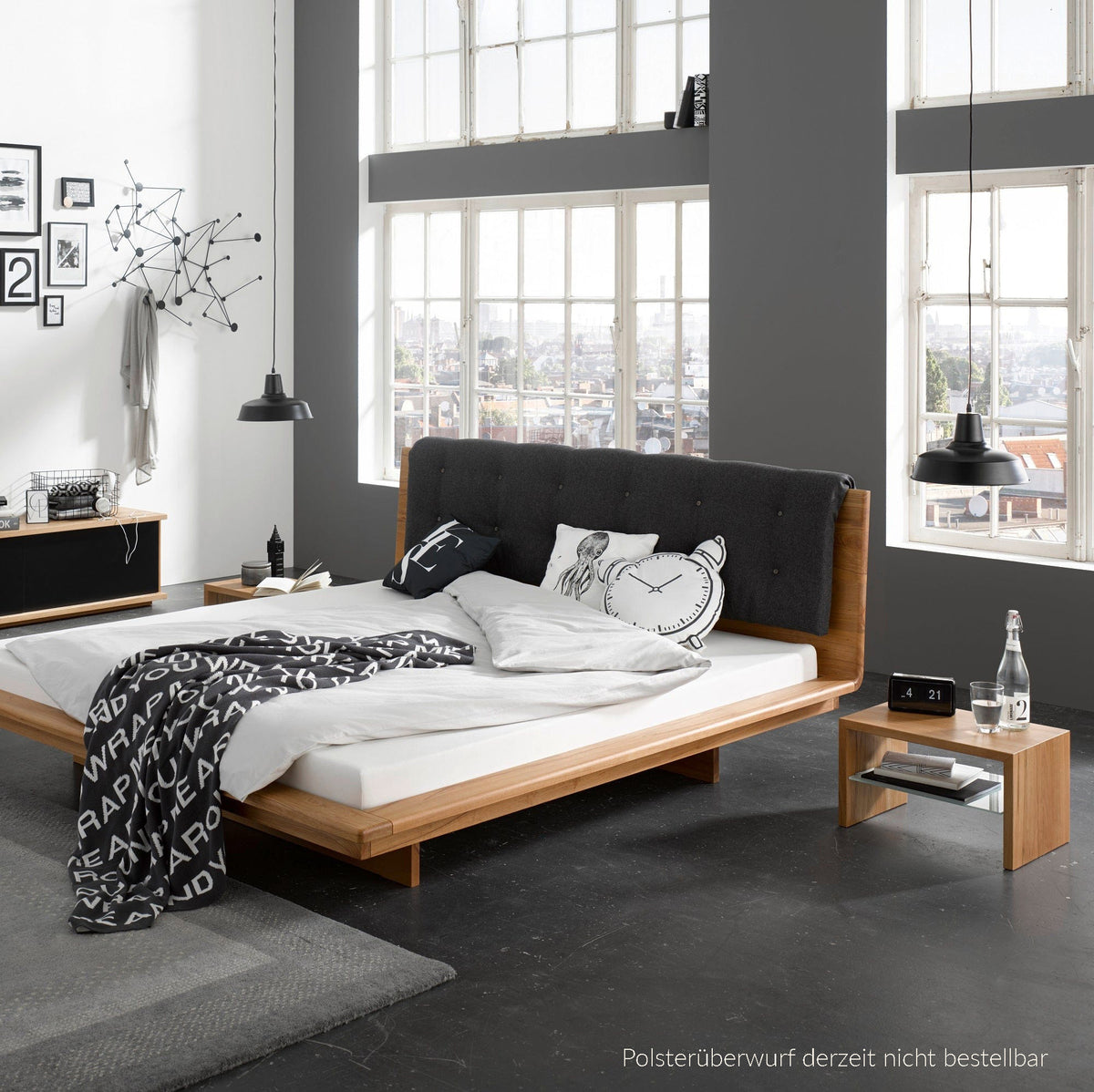 Bett MATIS: Schwebendes Bett 200x200 cm aus Buche Massivholz in modernem Futon Design