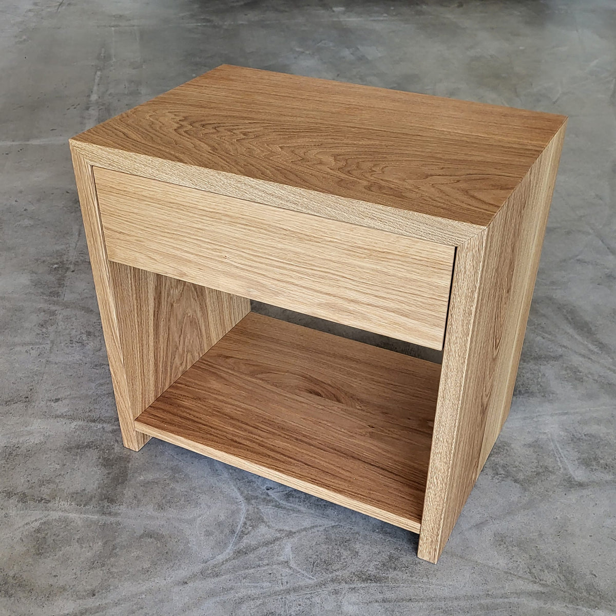 Holzmanufaktur Beistelltisch FLEX XL mit Schubkasten und Holzboden Eiche (Ausstellungsstück) Beistelltisch FLEX XL mit Schubkasten und Holzboden Eiche
