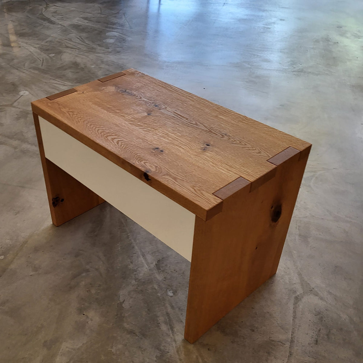 Holzmanufaktur Beistelltisch NAP XL mit 1 Schubkasten Wildeiche Beistelltisch NAP XL mit 1 Schubkasten Wildeiche