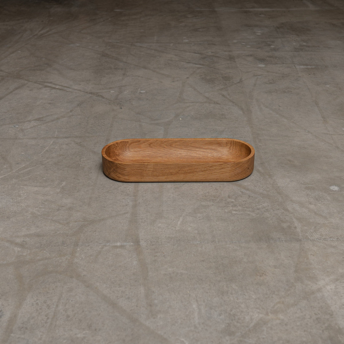 Holzmanufaktur macht edle Schalen und Tabletts in Eiche, Kirschbaum und Nussbaum